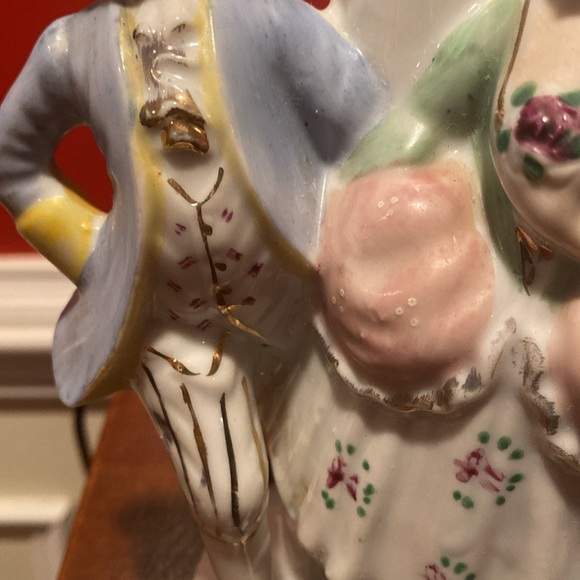 Vintage 40’s-50’s Boudoir lamps, porcelain Victorian figures made in Japan. - Picture 16 of 17